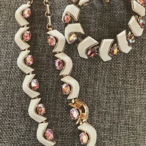 VINTAGE CORO WHITE NEAKLACE, BRACLET, EARRING 1950